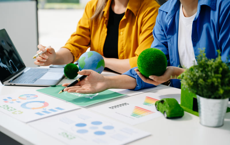 Measuring Sustainability Reporting Transparency and the Impact of AI